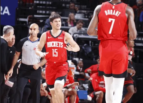 开云app-谢泼德全场出战22分钟，8中3、三分5中2得到8分1篮板1助攻